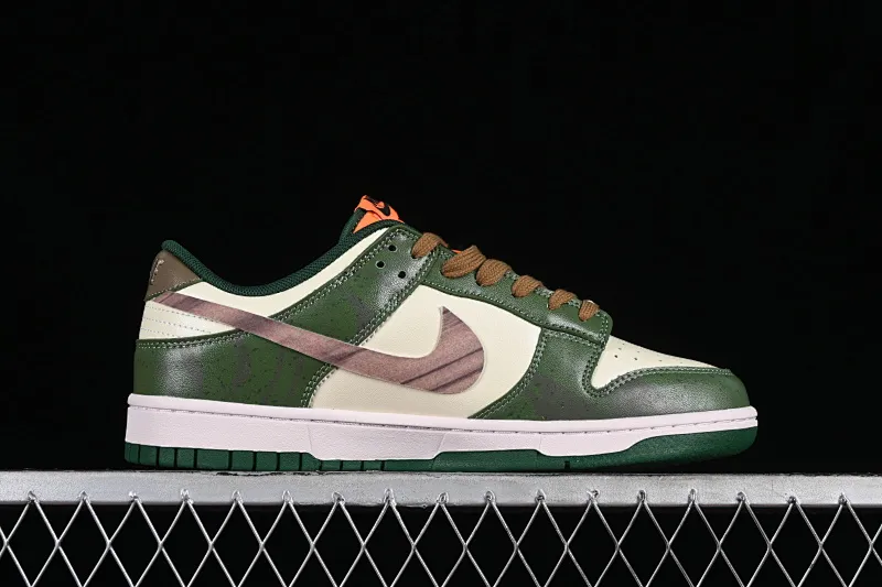 All Categories Nk SB Dunk Series Nk SB Dunk Low Low-top Sneakers Nk Dunk Low Panda Prank-Street Racing Lightyear Distressed SB Strappy Low-top Casual Sneakers DD1391-300